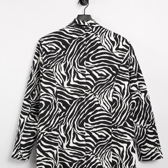 🔥🔥🔥🔥Zebra 🦓 Print Blazer - Picture 2 of 2